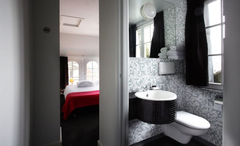 Bathroom 3, Hotel La Royale, Vlaams Brabant