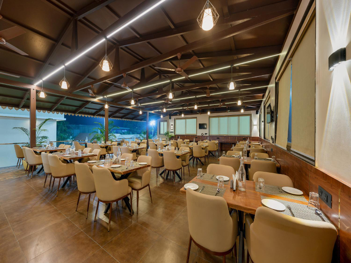 Food & Drinks 5, Golden Leaf Resort, Dhule
