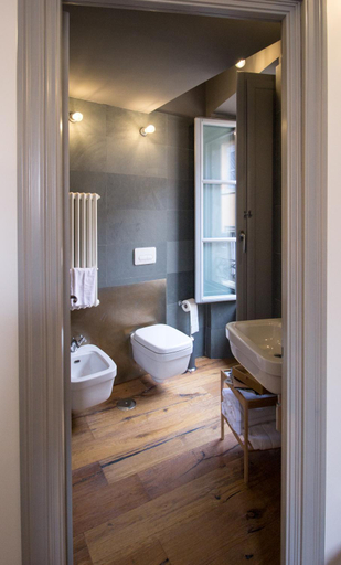 Bathroom 2, TAG Guest House, Viterbo