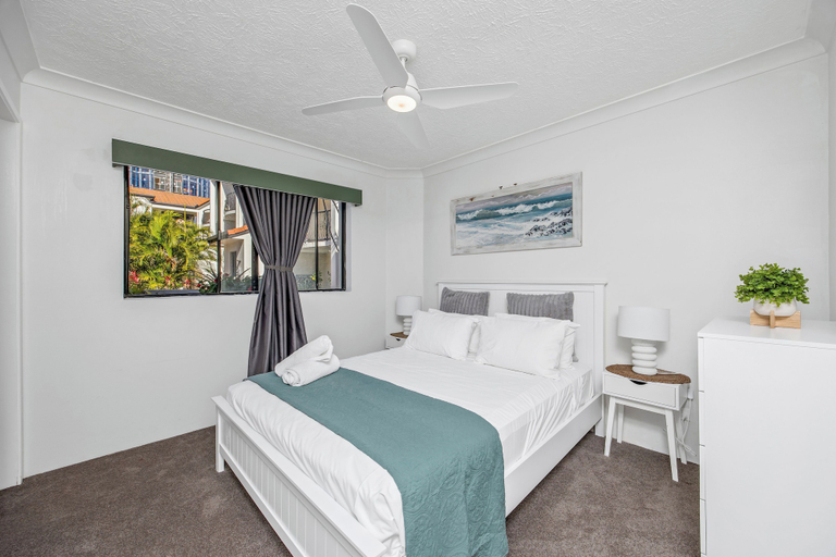Bedroom, Premium 1 Bedroom Apartment Sleeps 4, Gold Coast