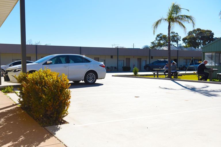 Public Area 4, Mia Motel, Griffith