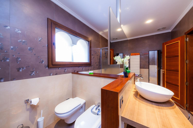 Bathroom, Villa Del Salto Uceda, Baleares