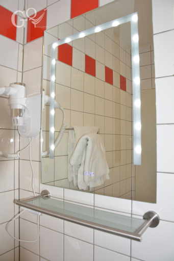 Bathroom 4