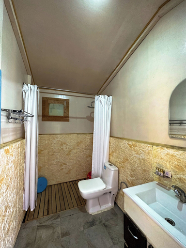 Bathroom 4, Pangong Heritage Resort, Leh