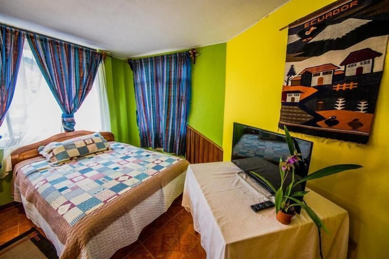 Bedroom 3, Donde Ivan, Baños