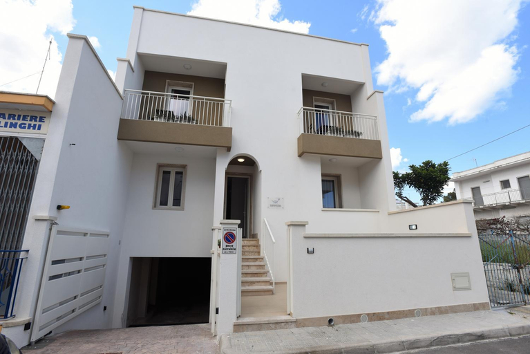 Others 3, Camere Le vie di Omero, Lecce