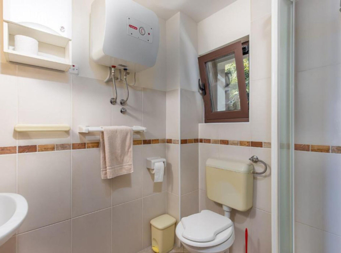 Bathroom 3, Apartments Villa Mirna, Njivice
