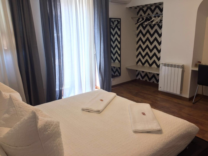 Others 3, Bed & breakfast Frida, Catania