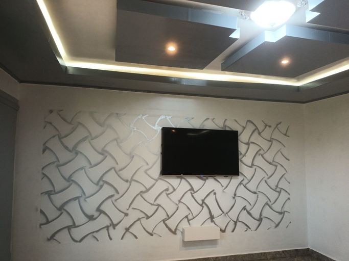 Others 5, Ndouha House, Mifi