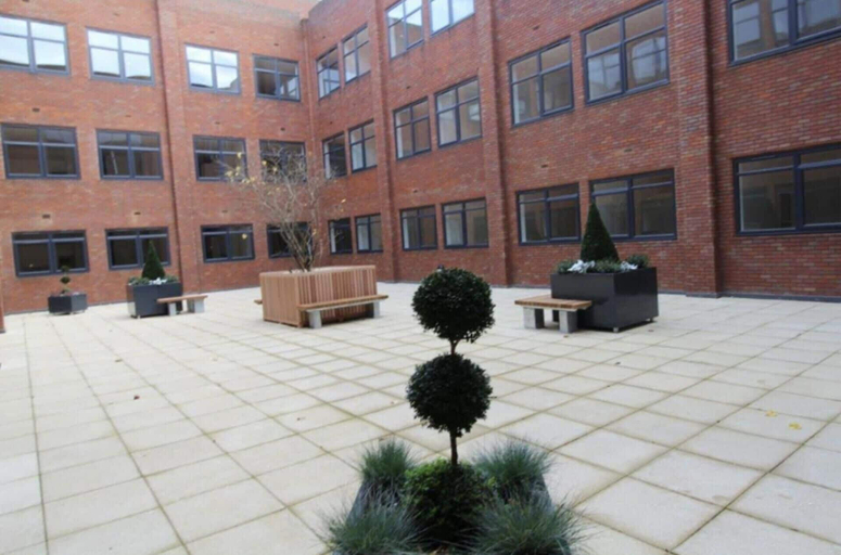 Others 3, 2 Level American Loft Style Apartment With Balcony, Luton