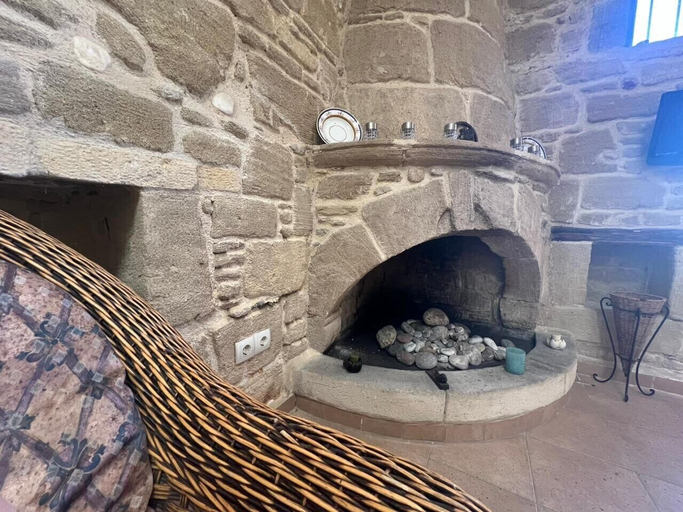 Others 4, Rustic 1 Bd Stone Apt in Malonas Rodos, South Aegean
