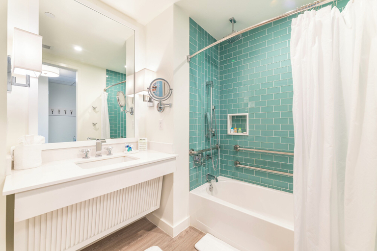 Bathroom 4, Margaritaville Resort Orlando with H2O Waterpark, Osceola