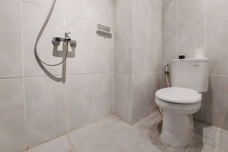 Bathroom 5, Modern Studio With Cozy Design Serpong Garden Apartment, Tangerang