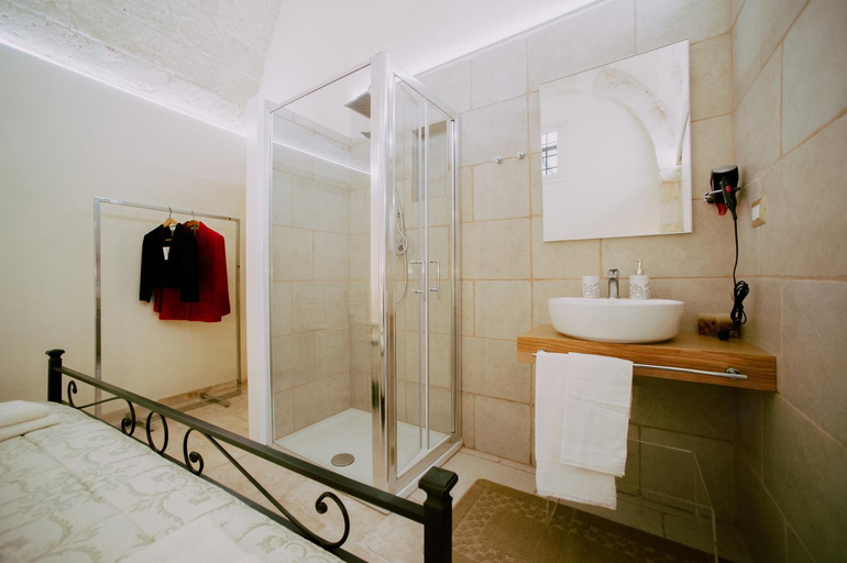 Others 2, B&B Antichemura, Brindisi
