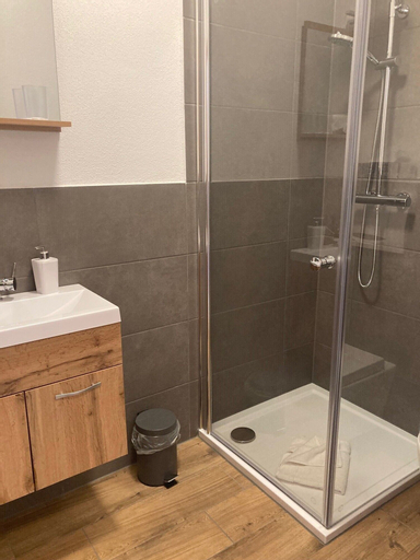 Bathroom 4
