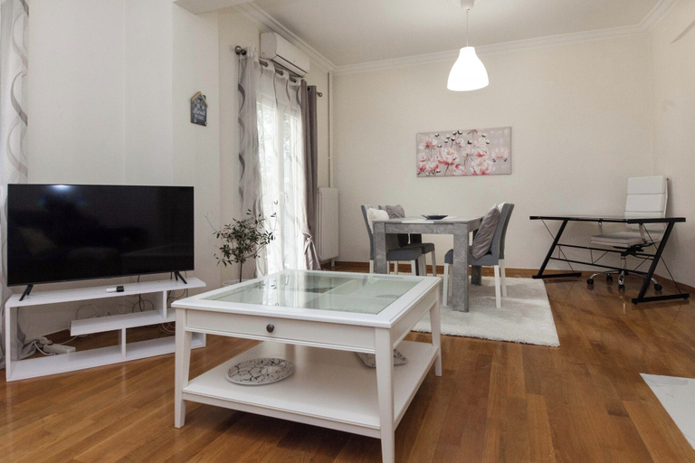 Others 5, Charming 1 Bd Apt near ASOE in Athens, Attica