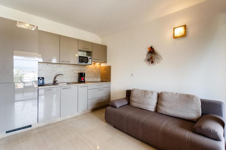 Kitchen 4, Villa Aria, Malinska-Dubašnica