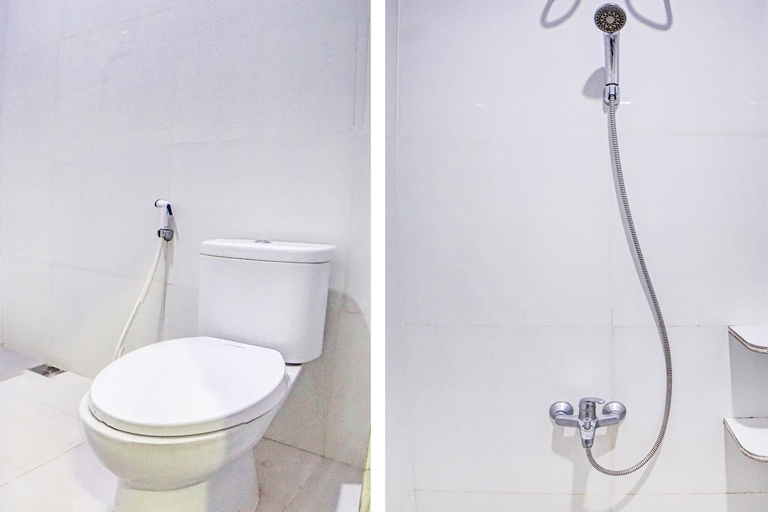 Bathroom 12