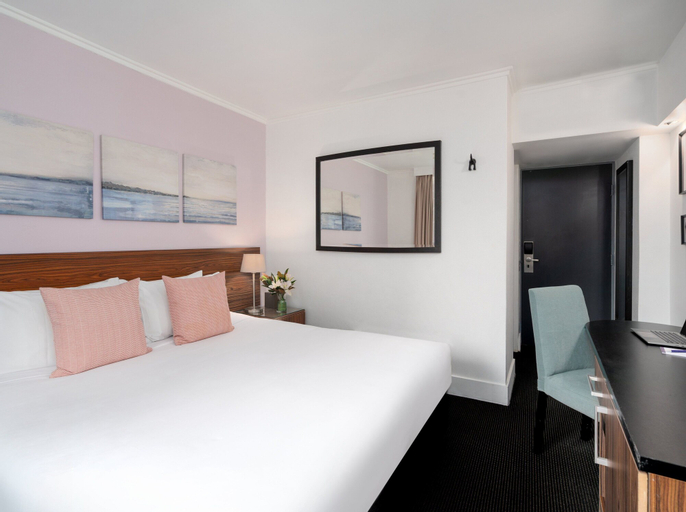Bedroom 3, Park Regis City Centre, Sydney