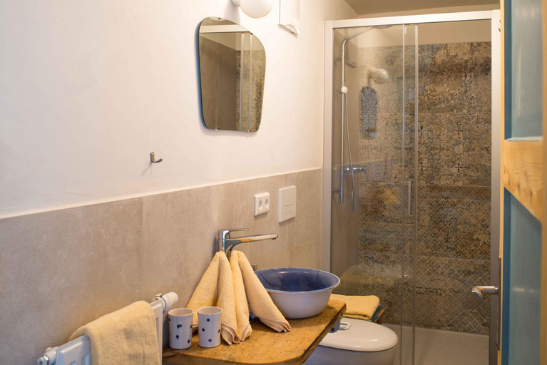 Bathroom 1, Hepi Lodge, Hermagor