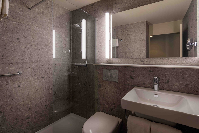 Bathroom 4, Holiday Inn BRUSSELS AIRPORT by IHG, Vlaams Brabant