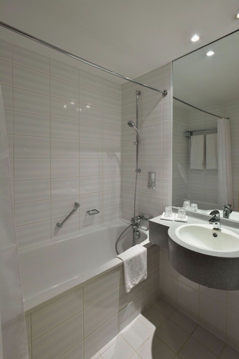 Bathroom 2, Van der Valk Waterloo, Brabant Wallon