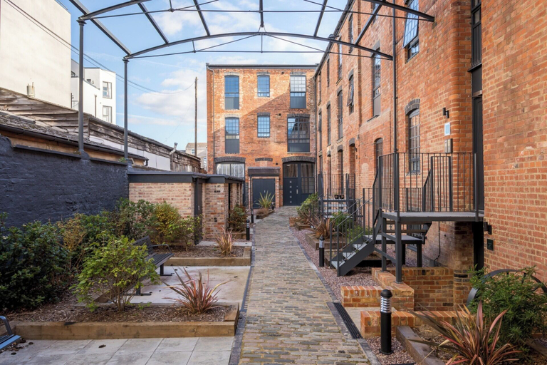 Others 5, Elliot Oliver - Stylish 2 Bedroom Town Centre Apartment, Gloucestershire