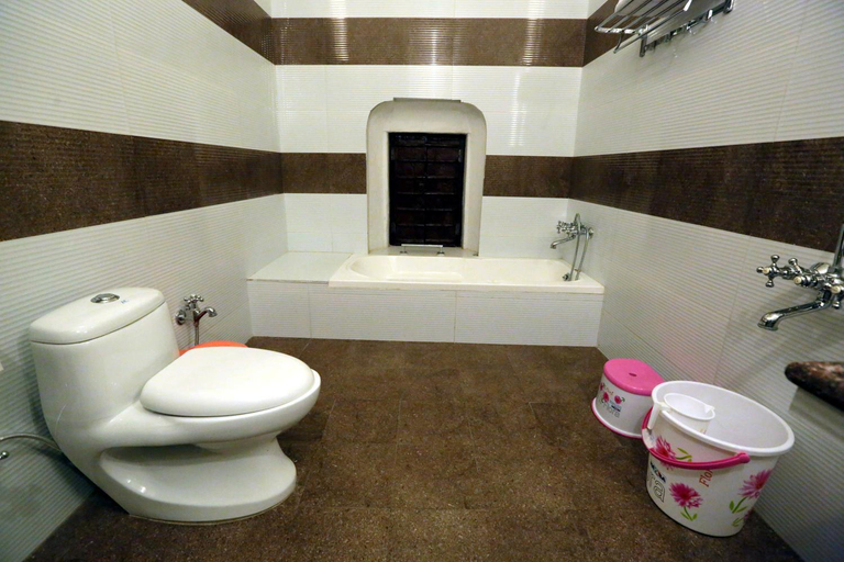 Bathroom 3, Radhika Haveli Hotel, Jhunjhunun
