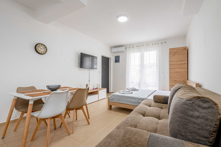 Others 4, Apartments Milivojevic