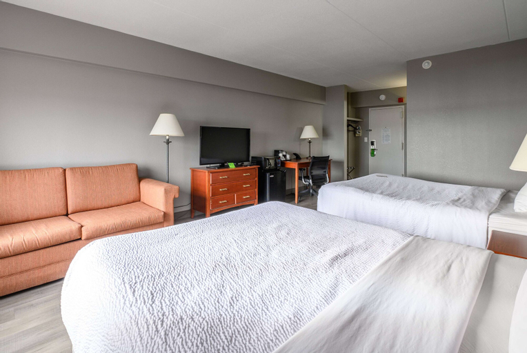 Bedroom 3, La Quinta Inn & Suites by Wyndham New Haven, New Haven