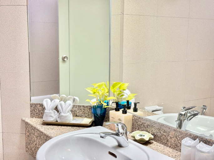 Bathroom 8