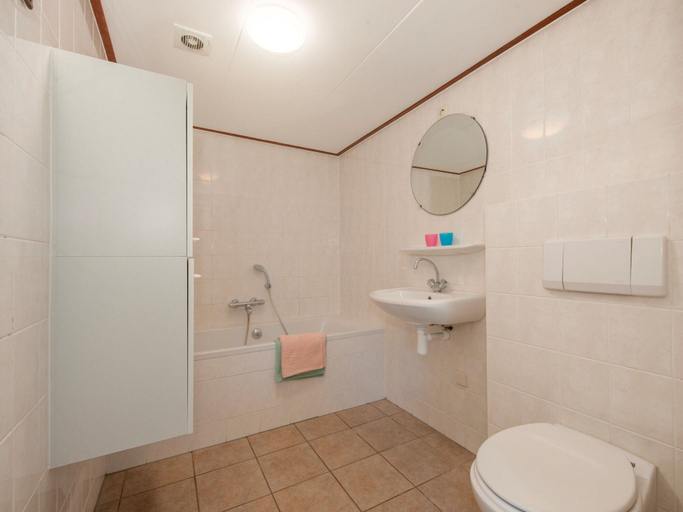 Bathroom, Villa in Netherlands Near Roompot Beach, Noord-Beveland