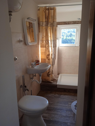 Bathroom 3, Casa di Paola a Tufo, Avellino