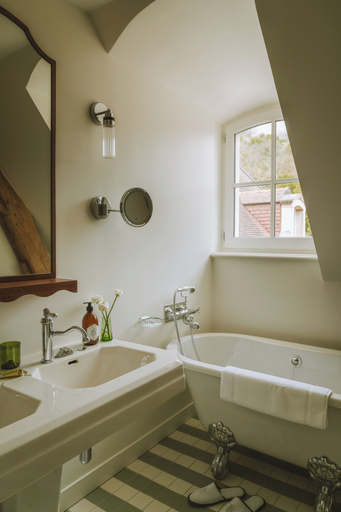Bathroom 3, Bellevigne Bourgogne, Côte-d'Or