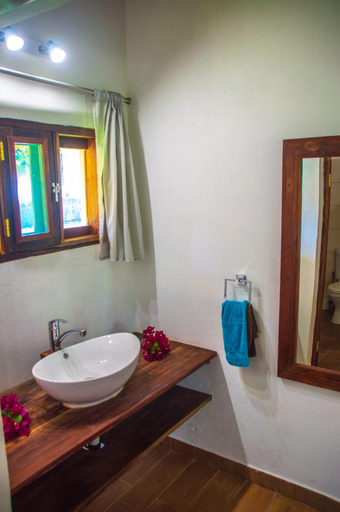 Bathroom 2, Vilancool Beach Resort, Vilanculos