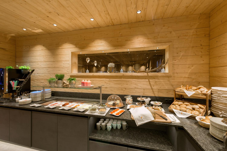 Food & Drinks 5, Central - Holiday Resort Flachau, Sankt Johann im Pongau