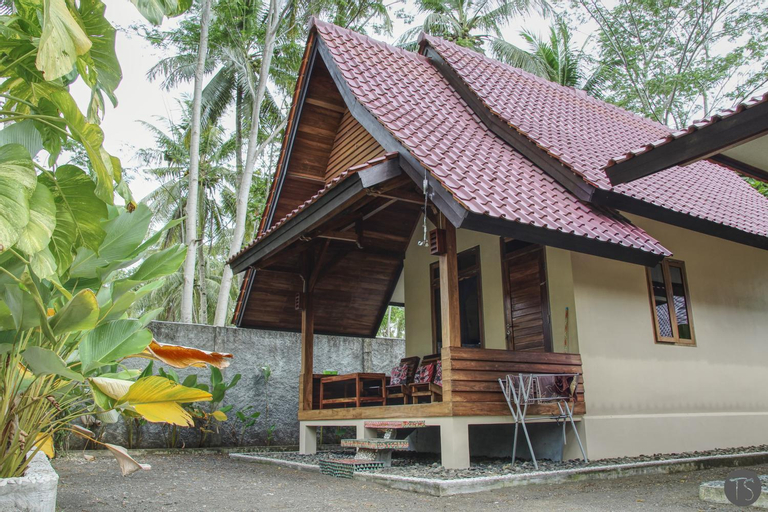 Exterior 7