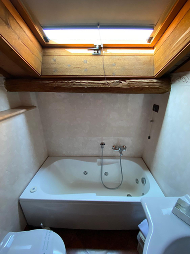 Bathroom 3, Dama Estense, Ferrara