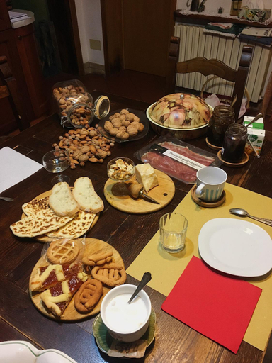 Food & Drinks