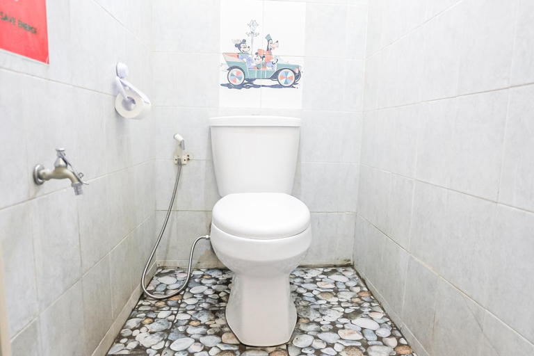 Bathroom 4, Unique Homestay 443, Yogyakarta