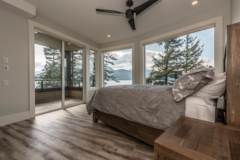 Others 5, The Lodge on Harrison Lake, Fraser Valley
