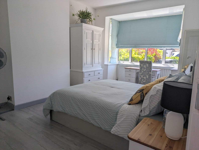 Bedroom 3, Cozy Cottage Stay - Modern, Cozy, Close to London, Surrey