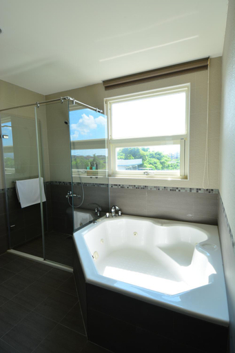 Bathroom 4, Simple Happiness Hostel, Yilan