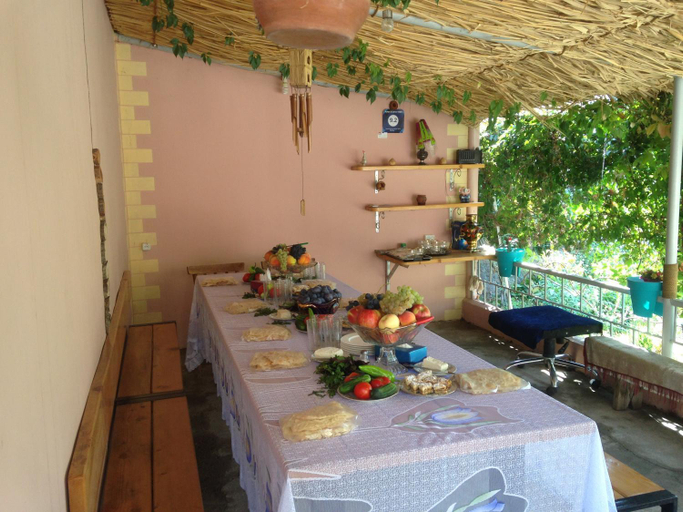 Food & Drinks 2, Ashot & Gohar B&B