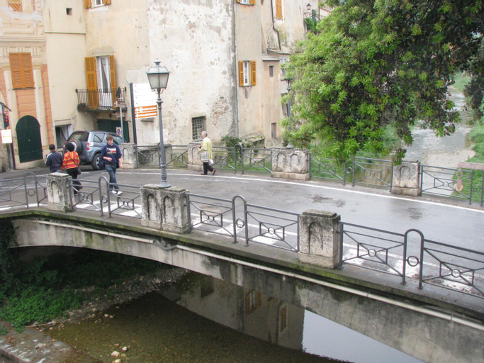 Others 1, La Casa sul Fiume Aquila, Savona