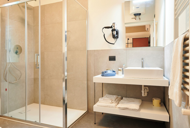 Bathroom 5, VEGA RIBBON, Milano