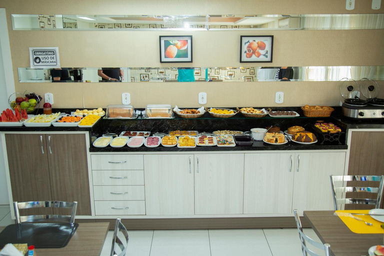 Food & Drinks 5, Hotel Sambakia, Realeza