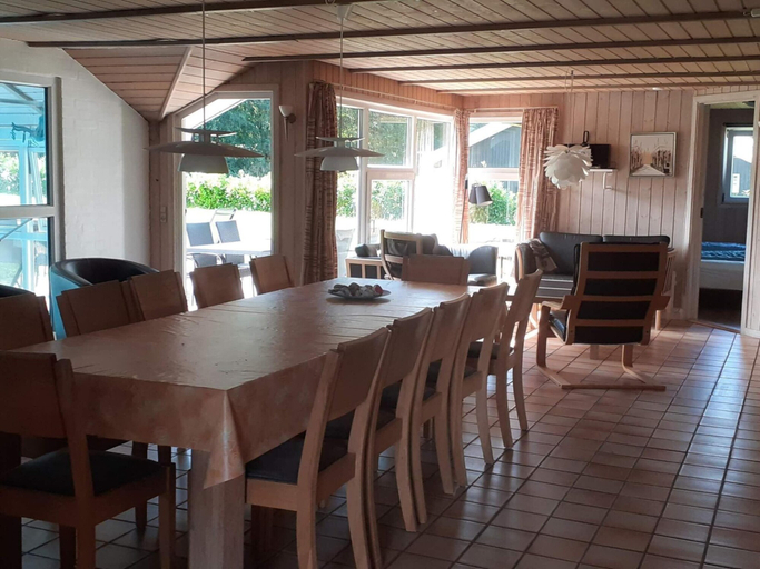 Dining 4, 4 Star Holiday Home in Nordborg, Sønderborg