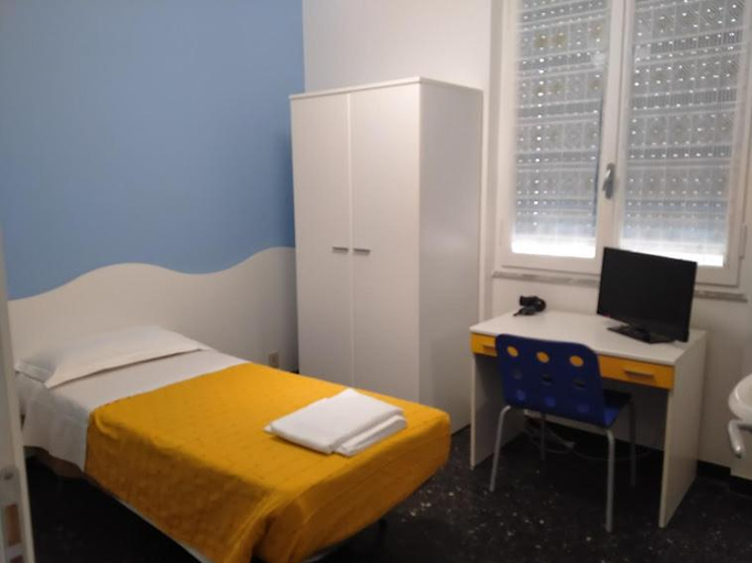Bedroom 2, Albergo Belvedere, Savona