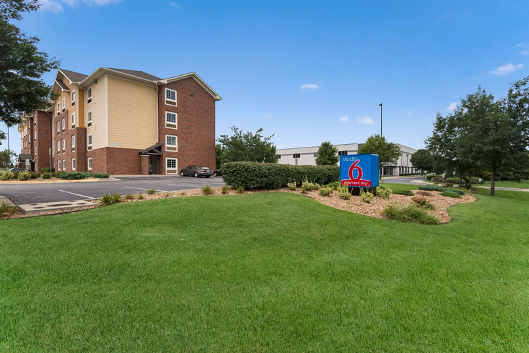 Exterior & Views, Studio 6  Lenexa, KS - Overland Park, Kansas City